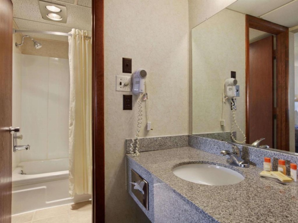 Days Inn by Wyndham Salina South