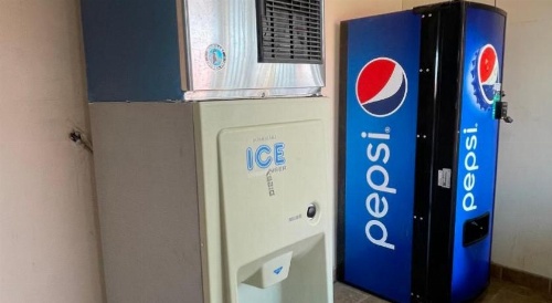 Days Inn by Wyndham Salina South image 1